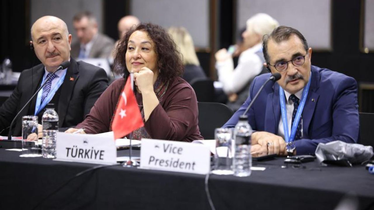 Sofya’daki KEİPA Zirvesine Türkiye’den Katılım: Dönmez’den Teşekkür Mesajı