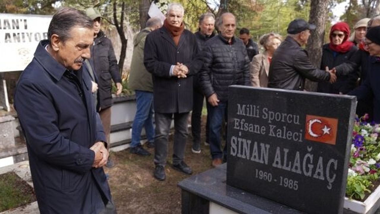 Eskişehirsporlu efsanevi kaleci 40. yılında saygıyla anıldı