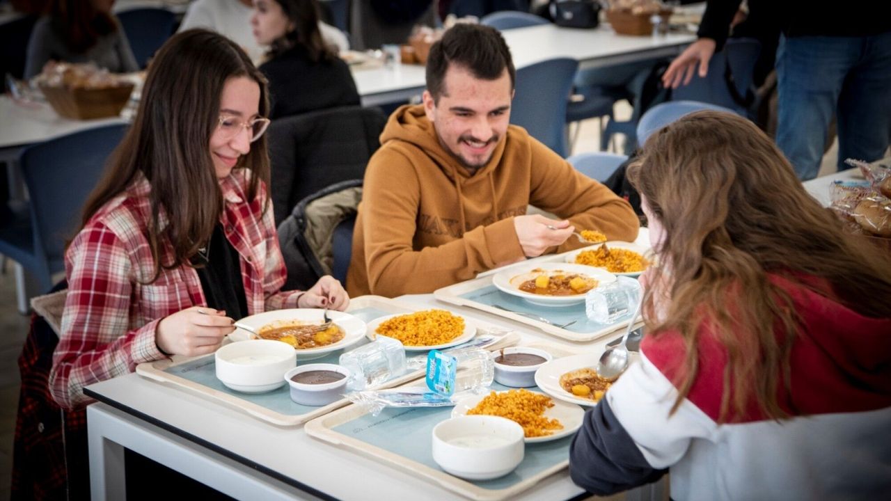 Anadolu Üniversitesi’nden Öğrenciler Arası Yemek Hakkı Paylaşımı Yeniliği