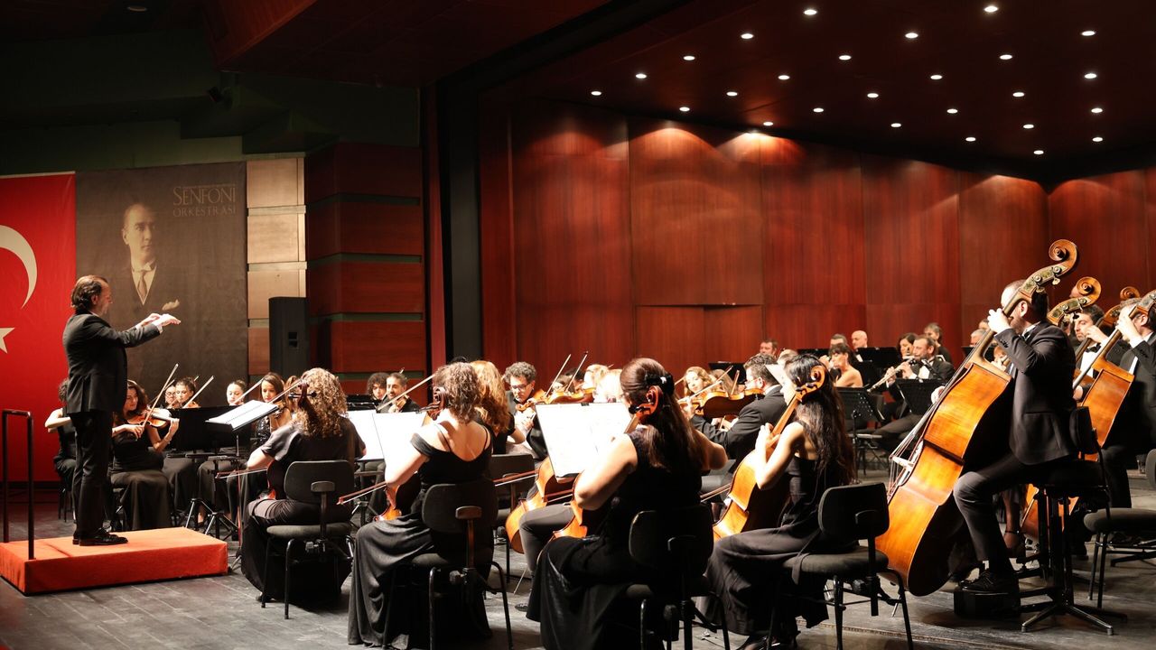 EBB Senfoni Orkestrası’ndan Klasik Müziğin Devleriyle Etkileyici Konser