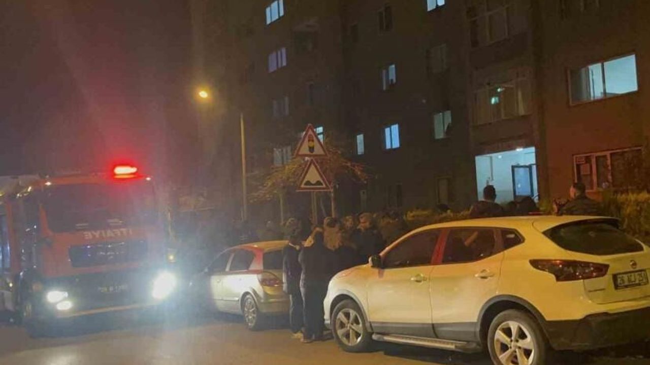 TELEVİZYONDAN ÇIKAN YANGIN MAHALLEYİ SOKAĞA DÖKTÜ
