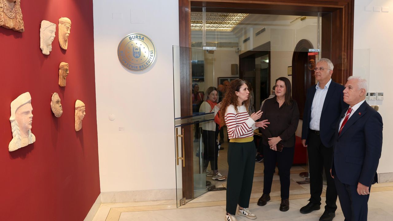 ‘Gözlerimin Önündesin’ Sergisi Sanatseverlerle Buluşuyor