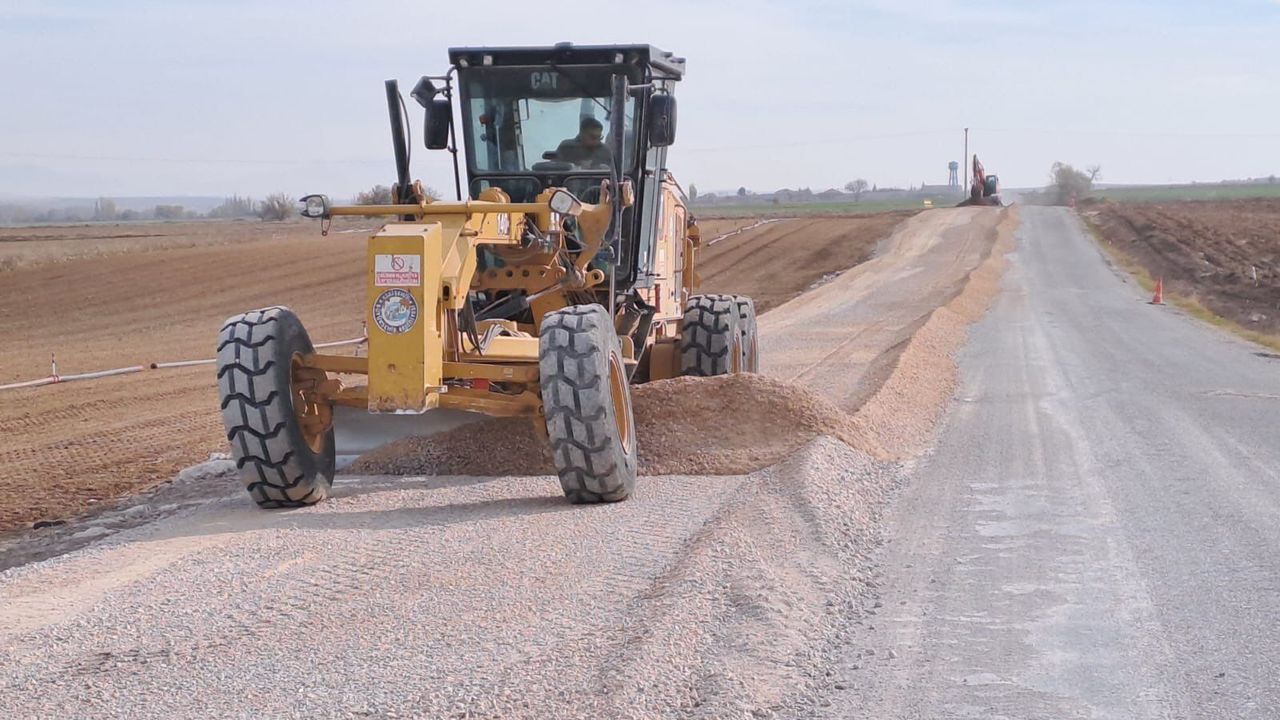 Büyükşehir’den ilçelerde yol genişletme çalışmaları