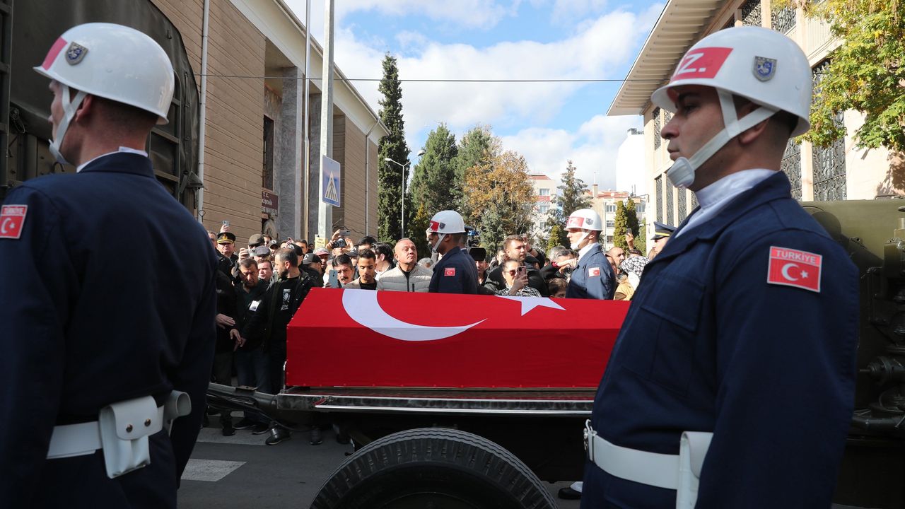 Şehit Üsteğmen Emre Mercan Eskişehir’de Son Yolculuğuna Uğurlandı