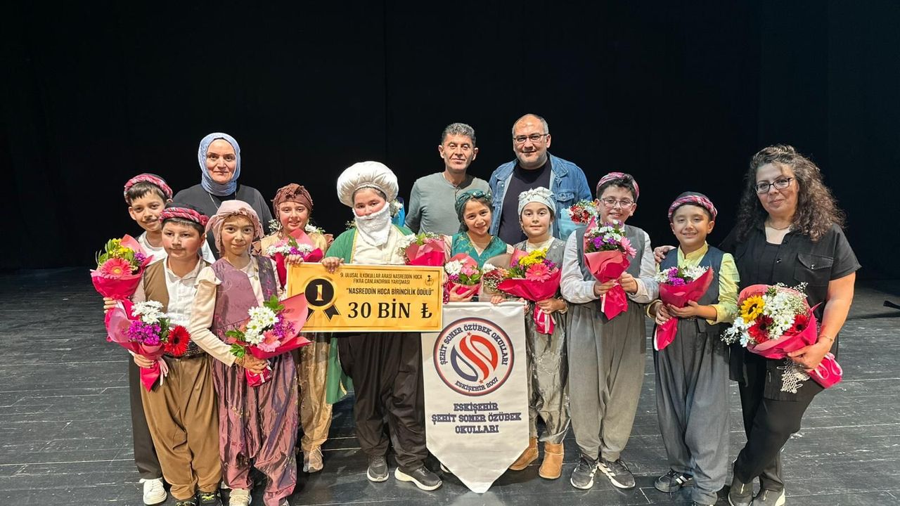 Şehit Soner Özübek Okulları'ndan birincilik sevinci