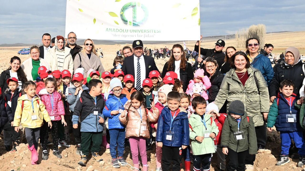 Yeşil Vatan İçin Birlik: 238 Bin Fidan Toprakla Buluştu