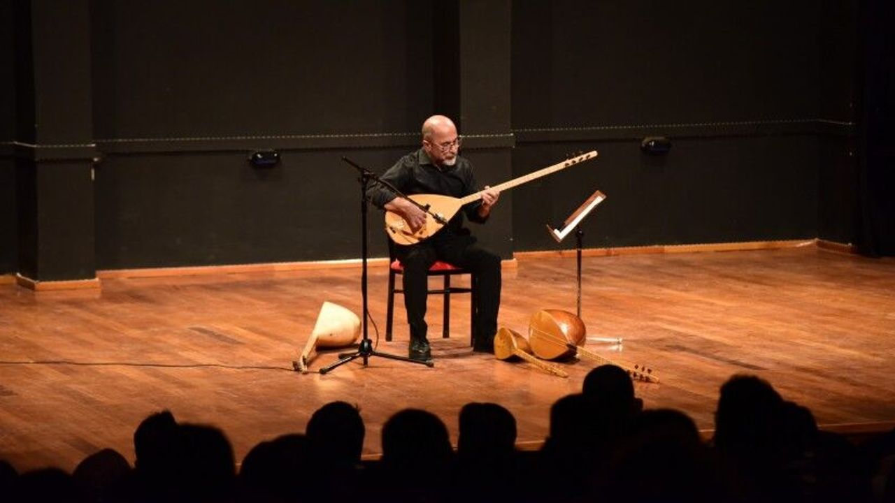 Anadolu Üniversitesi'nde Bağlama Resitali keyfi