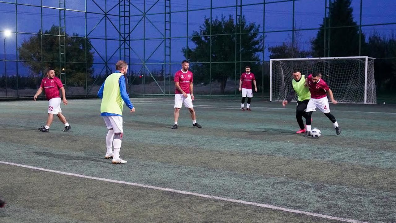 Tepebaşı futbol turnuvası başladı