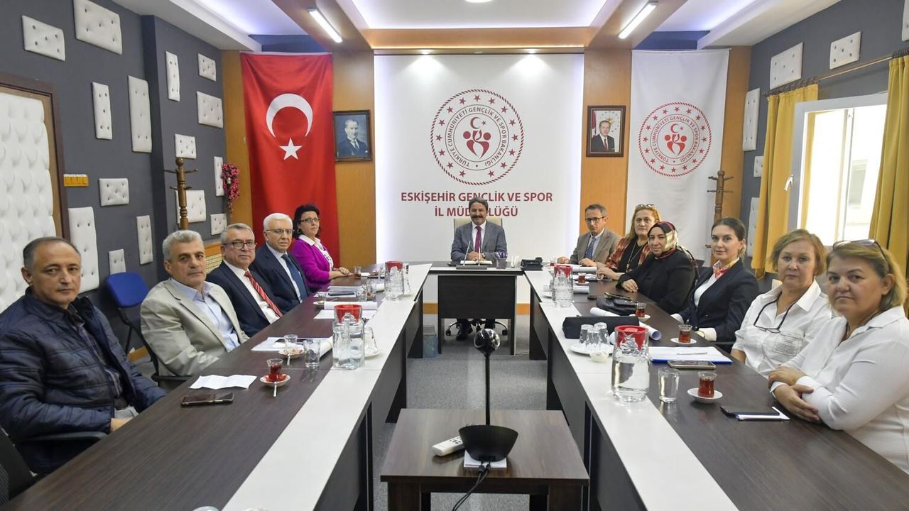 Gençlik ve Spor İl Müdürü Hasan Kalın, Yurt Müdürleriyle Bir Araya Geldi
