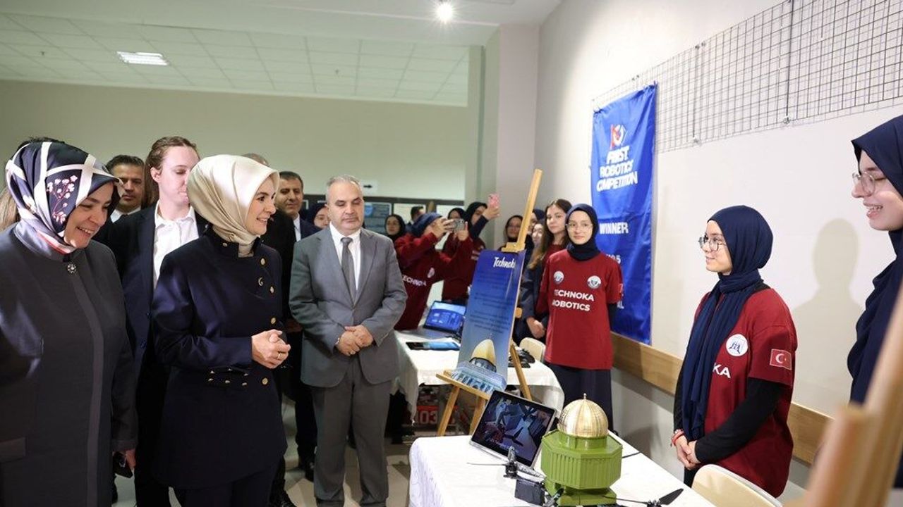 Kız çocuklarının yarının liderleri olmalarını hedefliyoruz