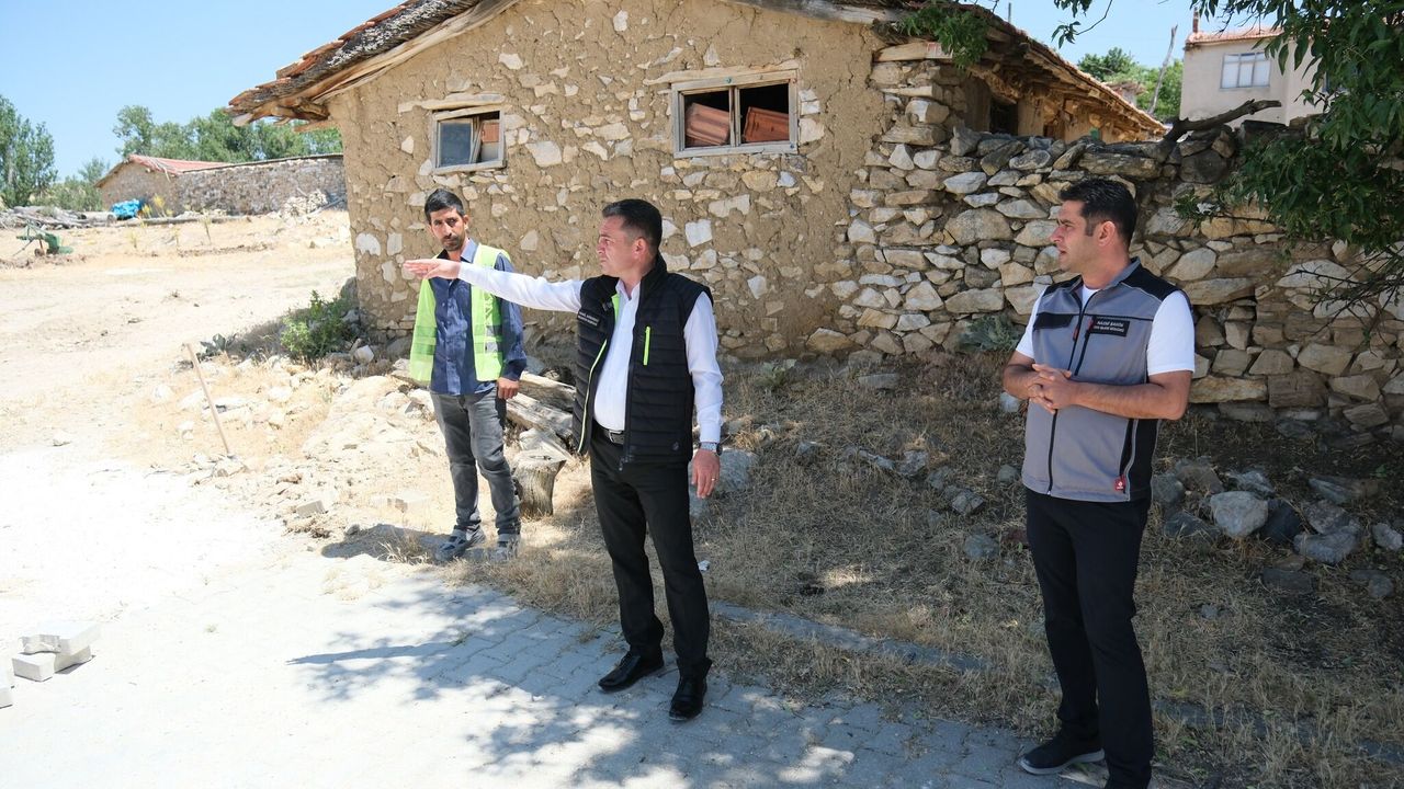 Başkan Dökmeci Sahada İncelemelerde Bulundu