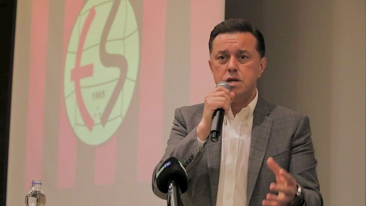 Hatipoğlu, Kentteki Stadyumun İsmine İlişkin Eleştirilere Yanıt Verdi