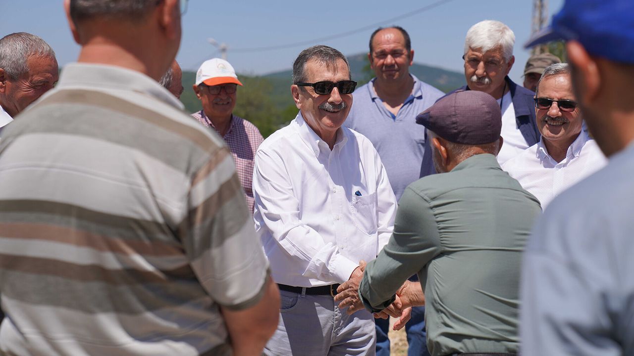 "Mahallelerimizi Ayırmadan Hizmet Ediyoruz"