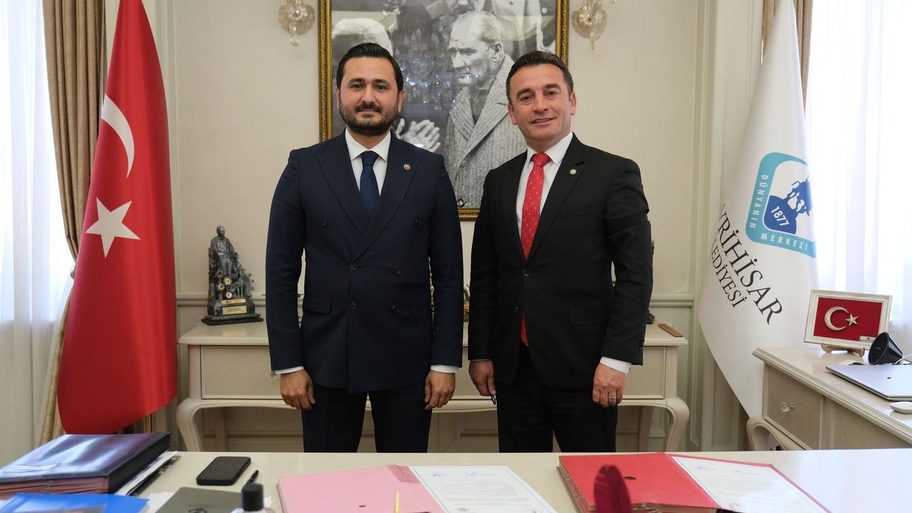 Sivrihisar ve Yeşilçiftlik Belediyeleri Arasında Kardeş Belediye Protokolü İmzalandı