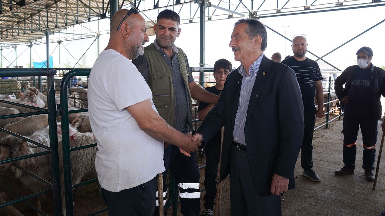 Başkan Ataç’tan Hayvan Pazarına Ziyaret