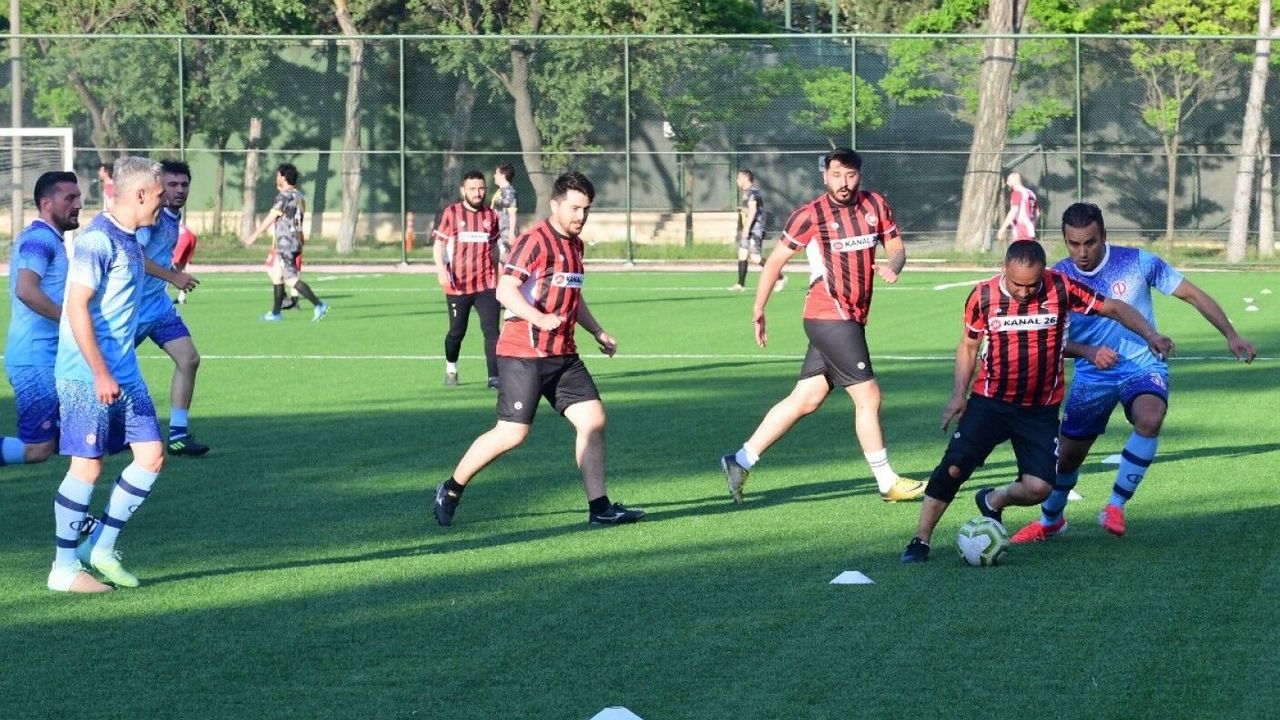 Eskişehir Medyasını Sahada Buluşturan Turnuva Başladı