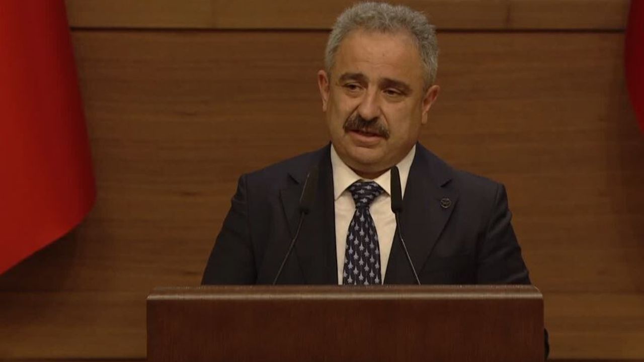 Sinan Burhan’dan Türksat’a çağrı: “Ulusal kanal ile aynı ücreti ödemek adil değil’’
