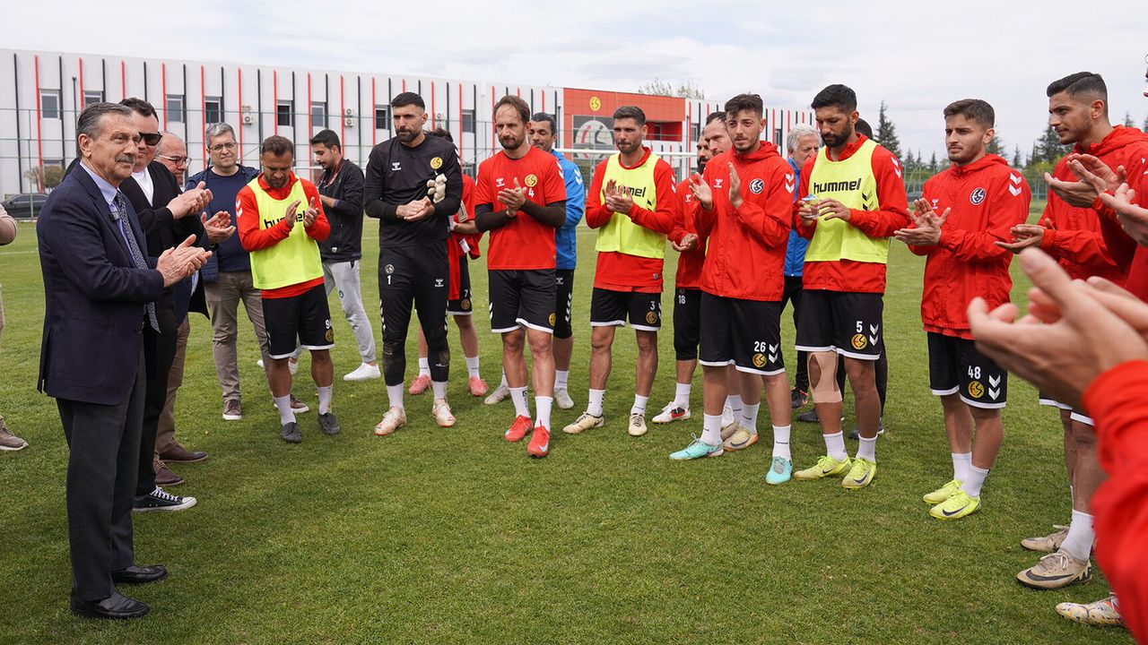 "Takımımıza Yürekten Güveniyoruz"