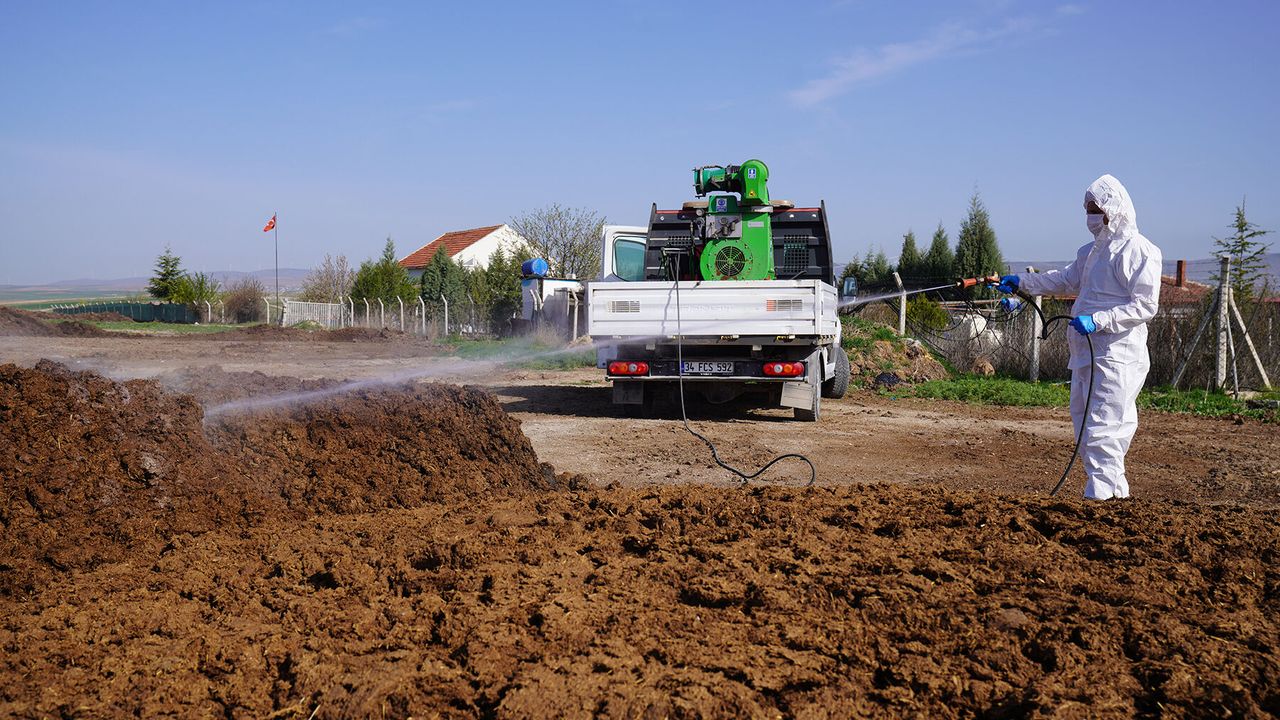 Tepebaşı’nda ilaçlama çalışmaları sürüyor