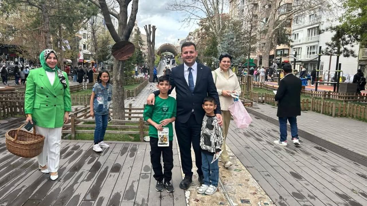 Engin Vural vatandaş ile bayramlaştı