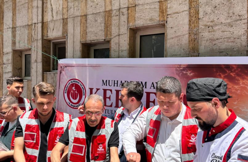 Eskişehir Alperen Ocakları ve BBP’den Aşure Dağıtımı Gerçekleştirildi