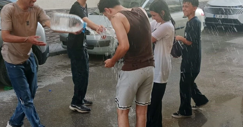 Eskişehir’de 40 Derecelik Sıcağa Eğlenceli Çözüm