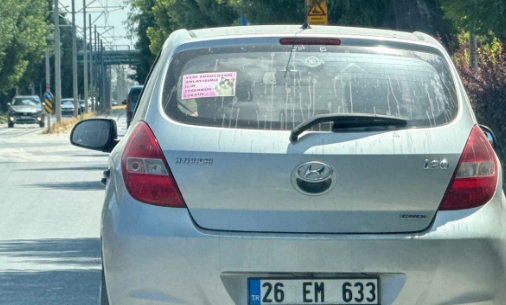Eskişehir’de Trafikte Gülümseten Mesaj