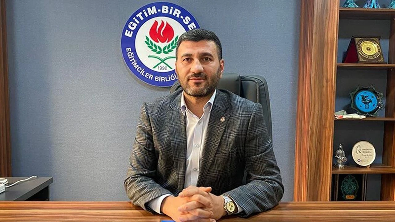 Akar Sert Sözlerle Eleştirdi