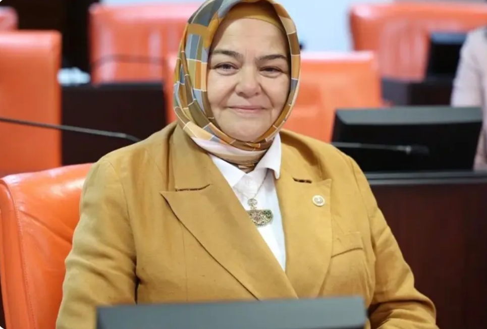 Milletvekili Ayşen Gürcan Üniversiteye Adım Atan Gençleri Tebrik Etti