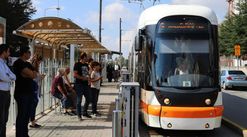 Eskişehir’de Tramvay Yetmiyor: Vatandaşlardan Çağrı