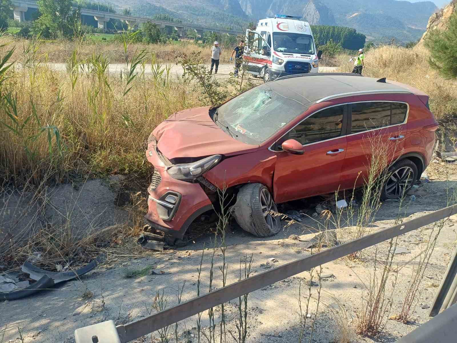 Bilecik’te otomobil bankete düştü: 4 yaralı