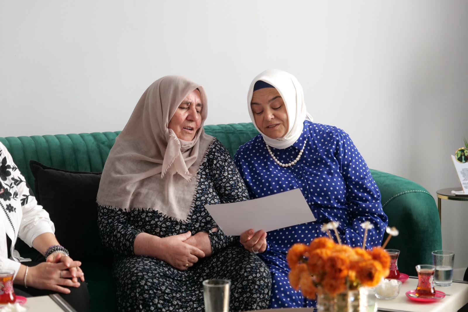 Vekil Anne Tepebaşı'nda Hane Ziyaretleri Gerçekleştirdi