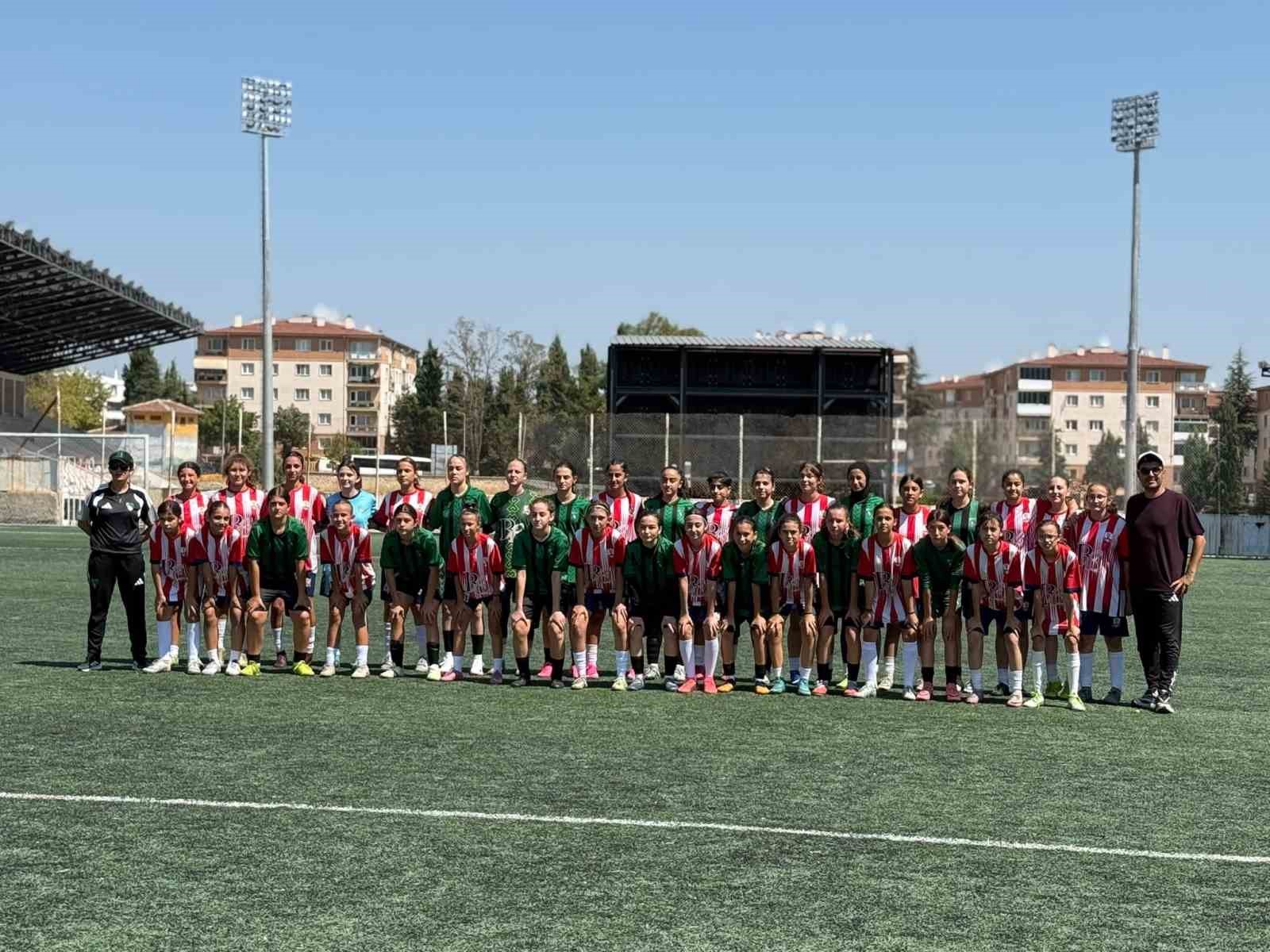 Bilecik Kolej Spor Kulübü, U15 Gelişim Ligi öncesi moral buldu