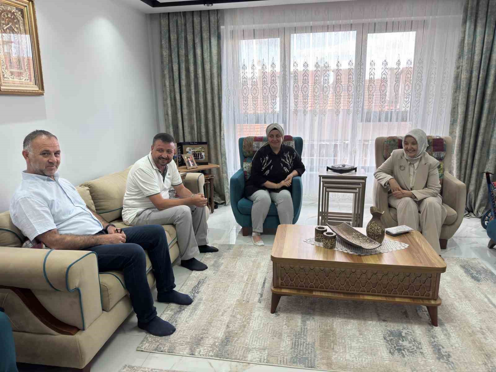 Bakan Yardımcısı Leman Yenigün’den koruyucu aileye ziyaret