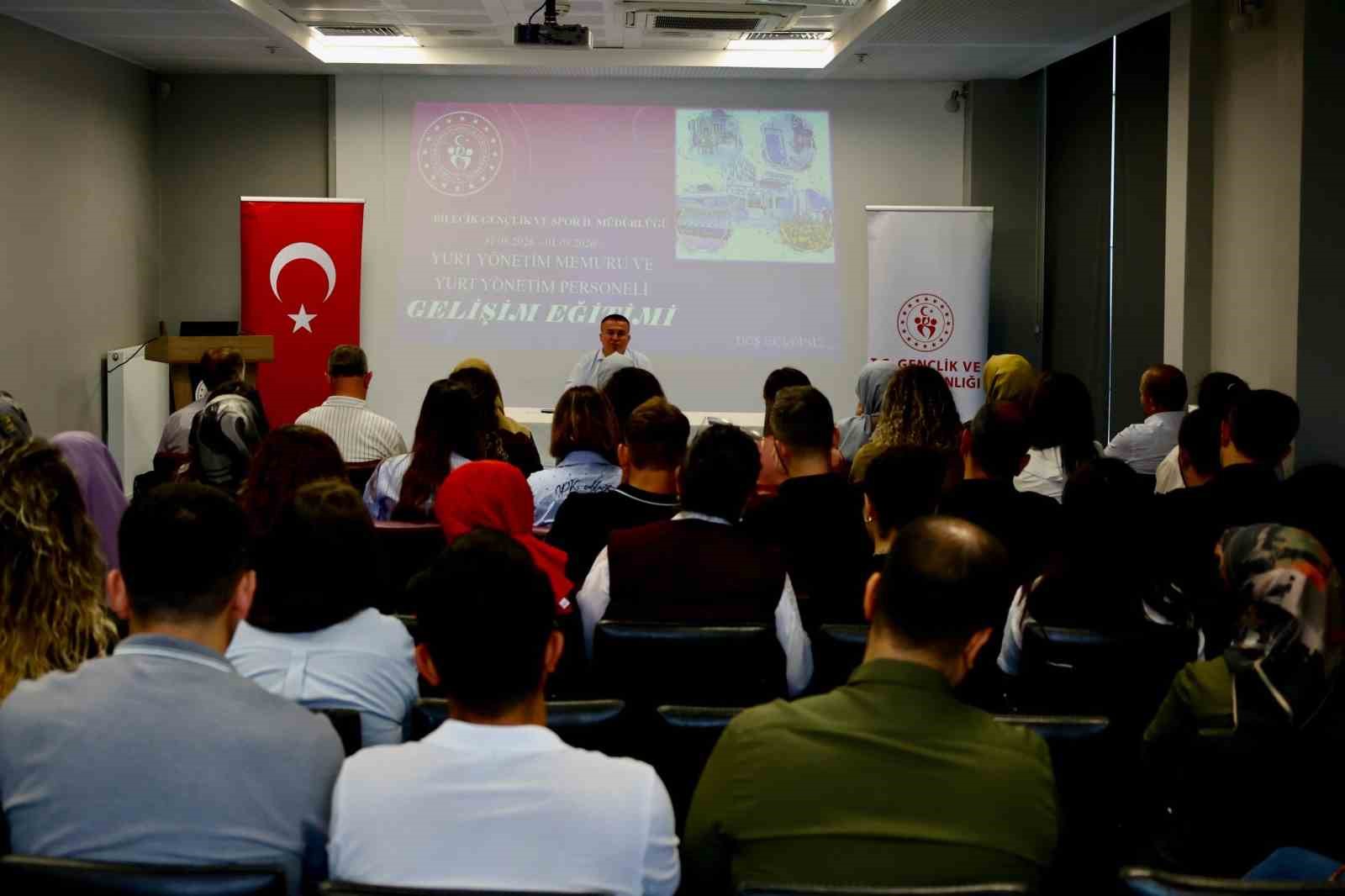 Bilecik’te yurt yönetim memurları ve personeline eğitim