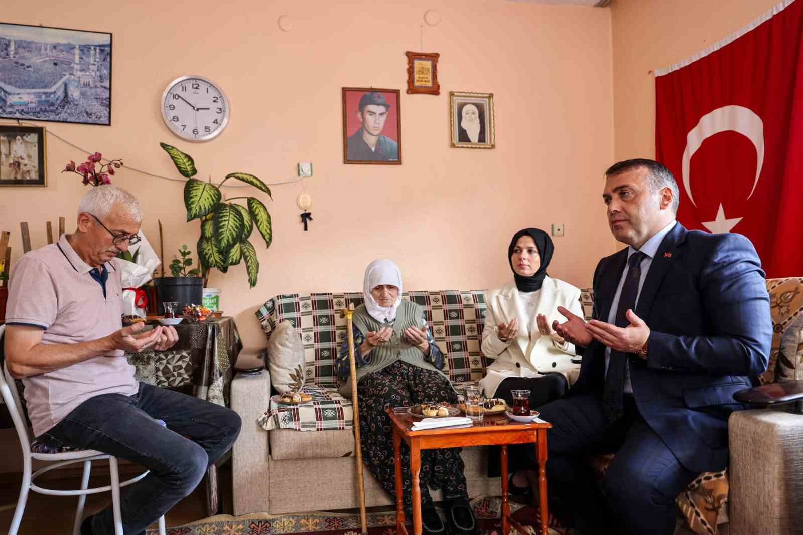 Vali Sözer, Şehit Ekrem Pehlivan’ın ailesini ziyaret etti