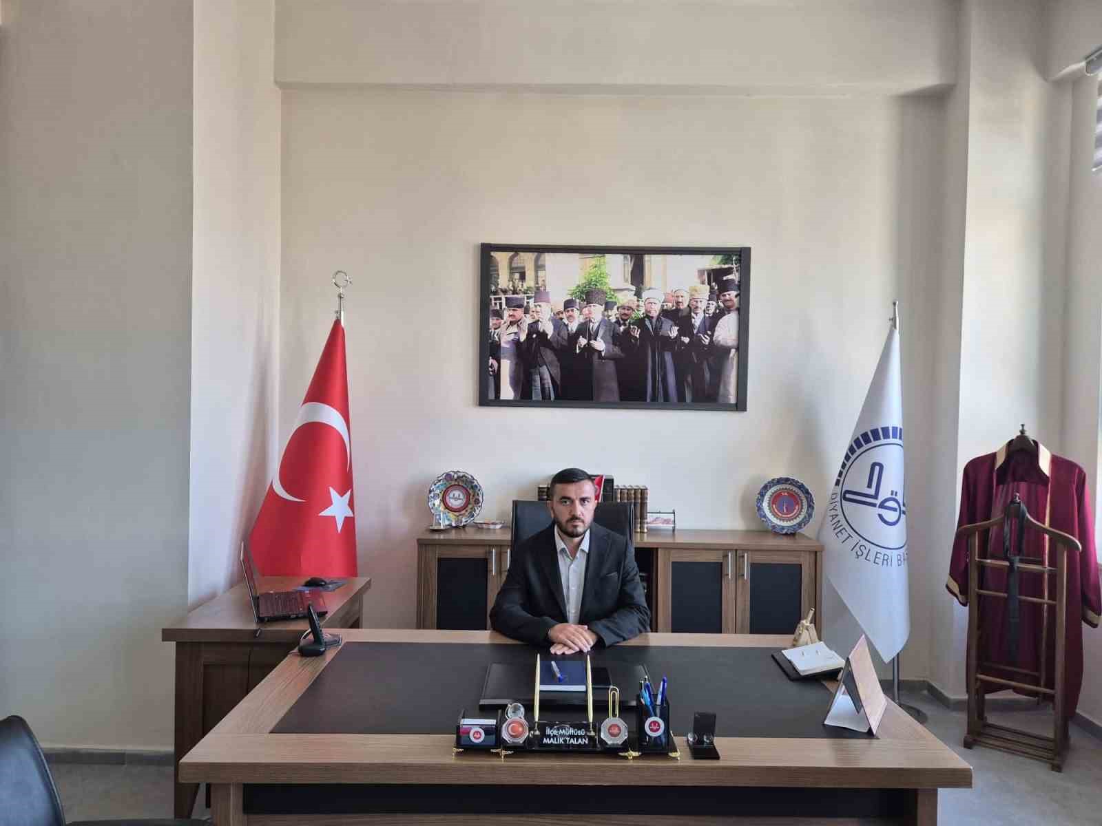 Altıntaş İlçe Müftüsü Malik Talan görevine başladı