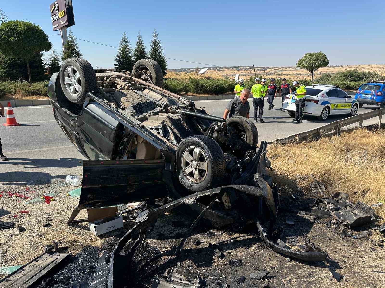 Takla atan otomobilin sürücüsü ağır yaralandı