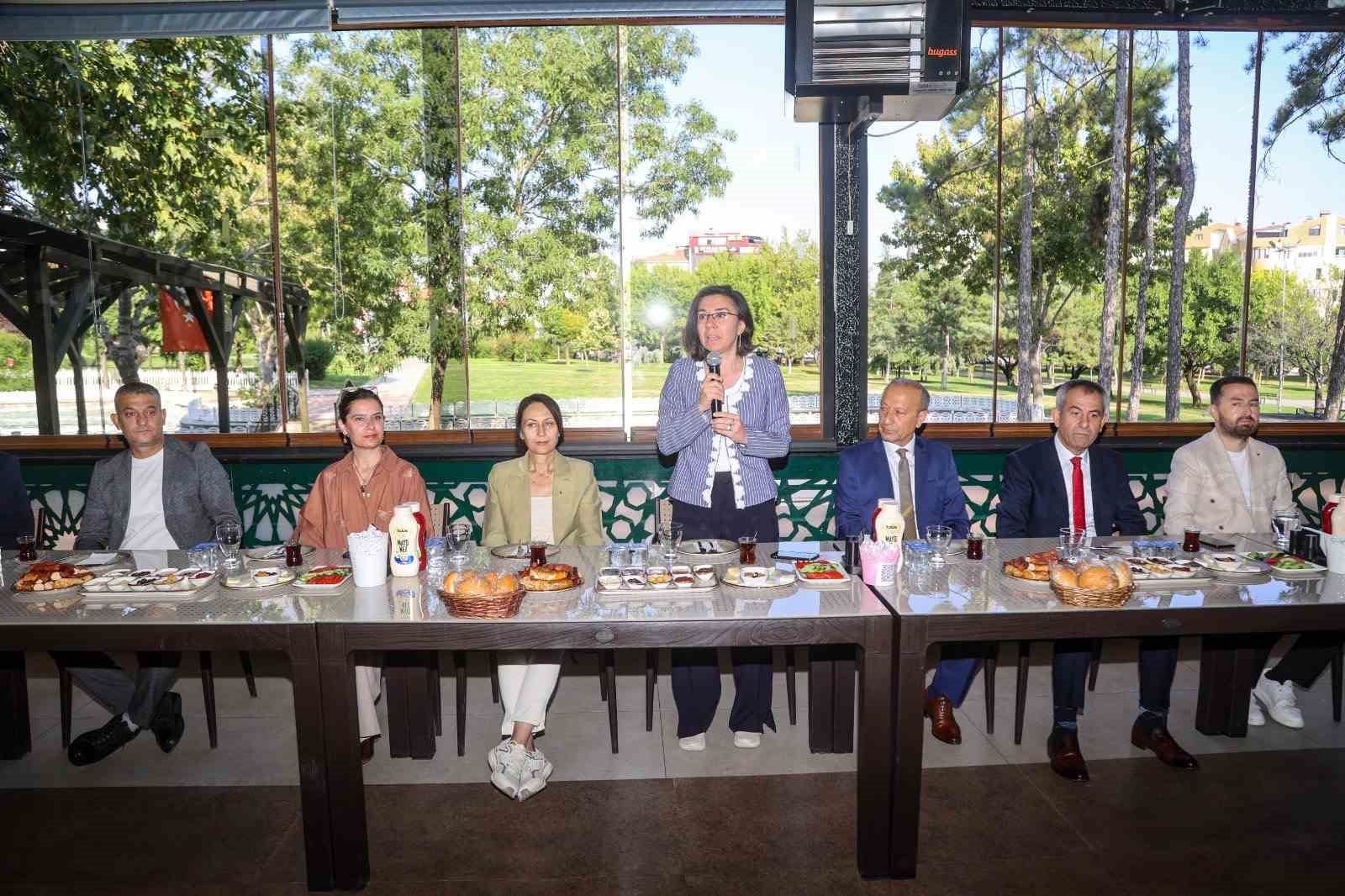 Belediye Başkan Vekili Terekeci Özkan, zabıta personelleriyle bir araya geldi