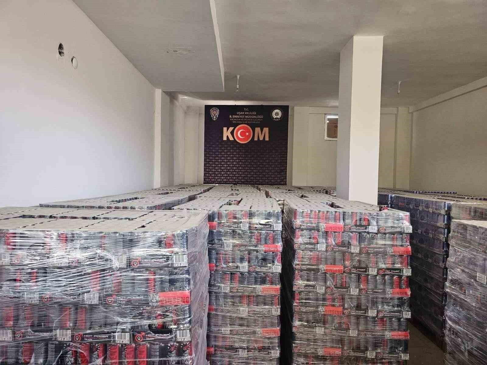 Uşak’ta 16 bin 200 adet tarihi geçmiş enerji içeceği ele geçirildi