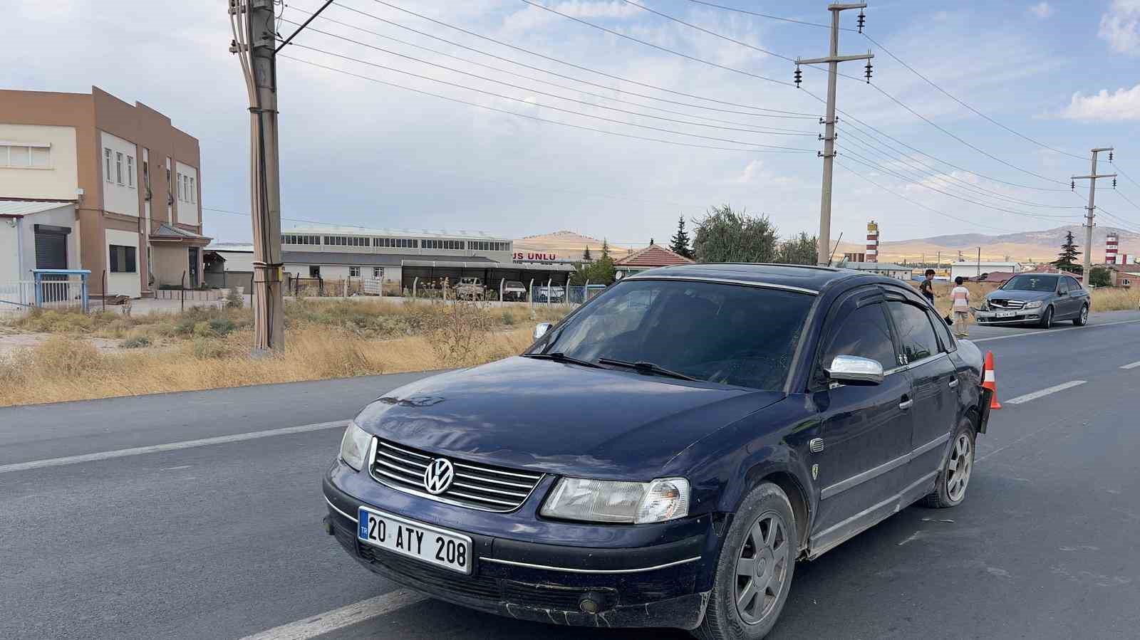 İki otomobil çarpıştı: 1 yaralı