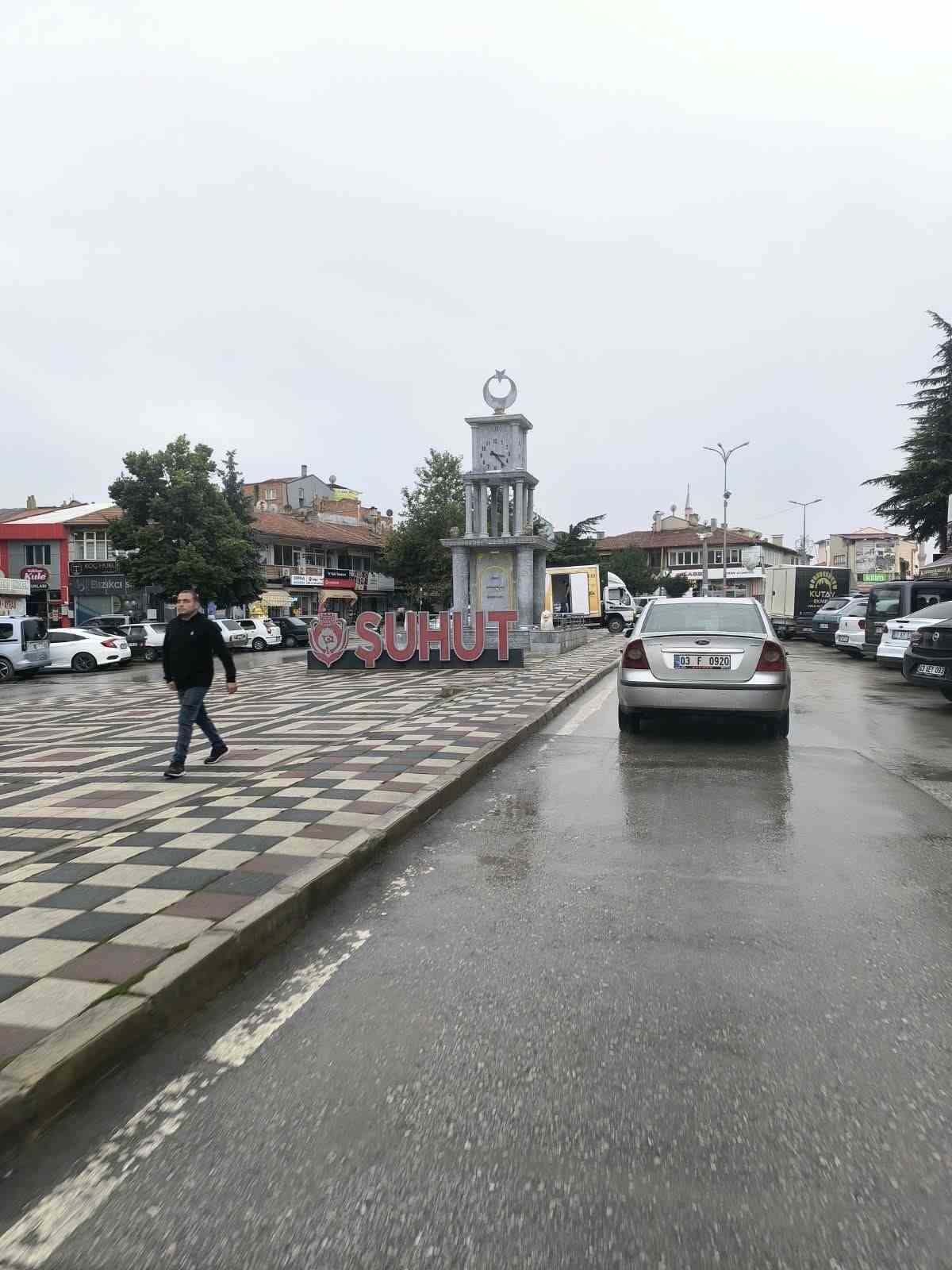 Şuhut’ta yağış etkisini gösterdi