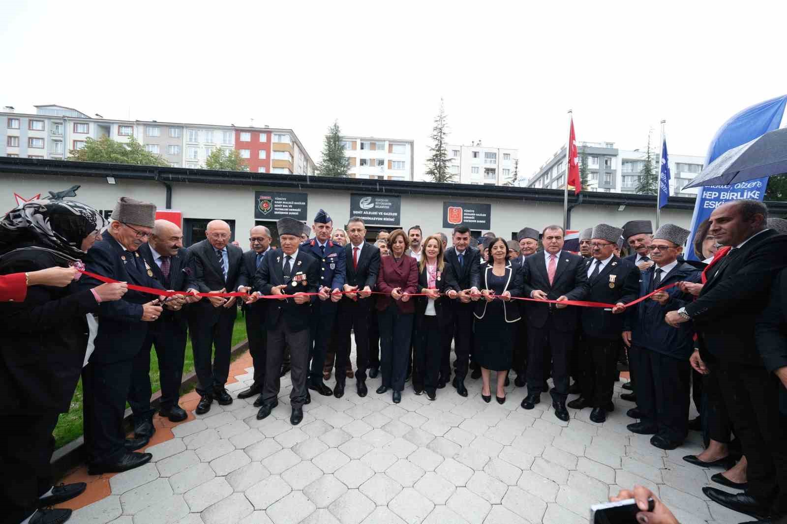 Eskişehir’de gaziler ve şehit aileleri tek çatı altında toplandı