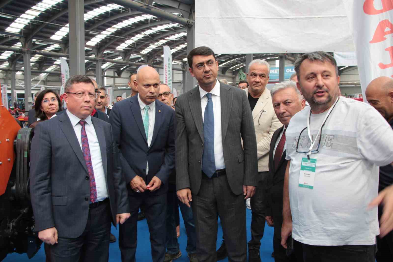 Uşak’ta Tarım, Hayvancılık ve Teknolojileri Fuarı kapılarını açtı