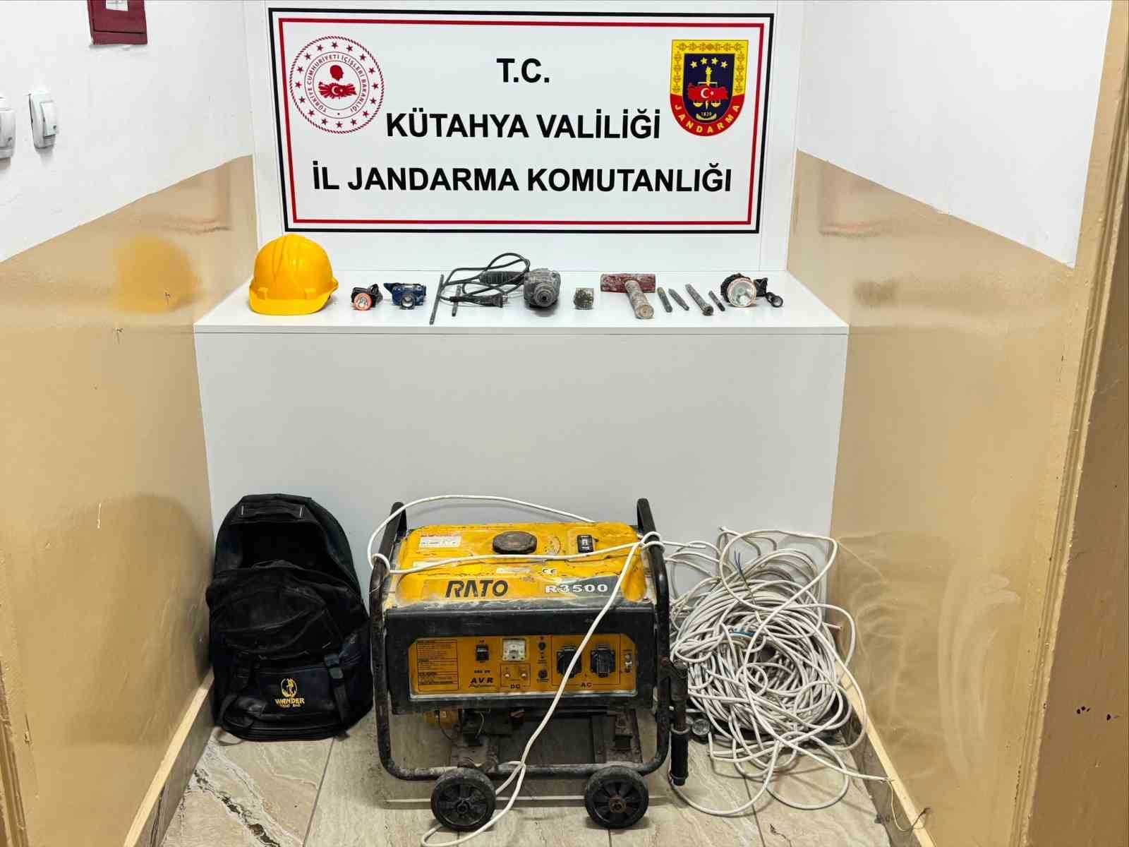 Kütahya’da izinsiz kazı operasyonu: 2 gözaltı