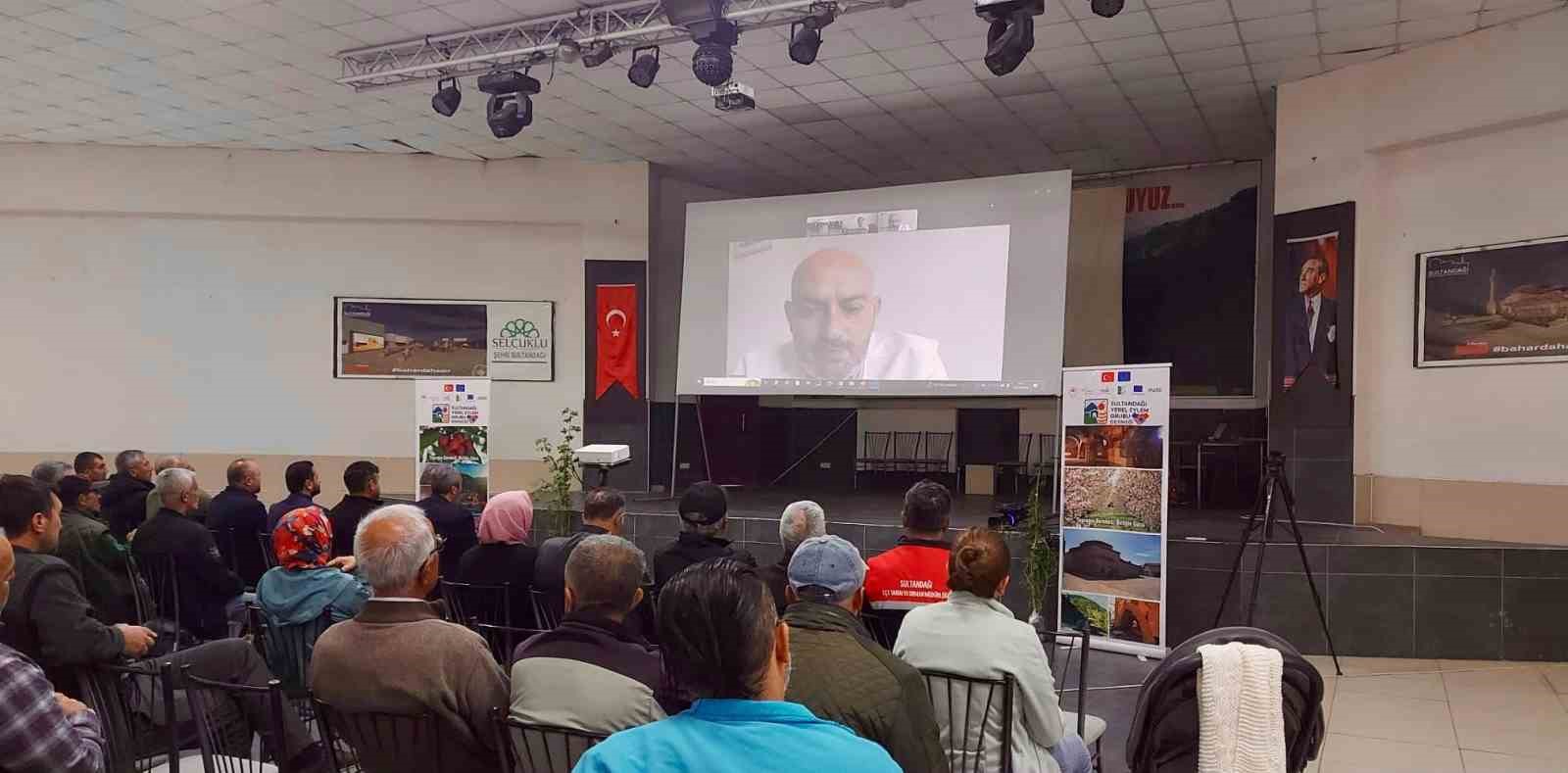 Üreticilere kuşburnu ve badem yetiştiriciliği eğitimi