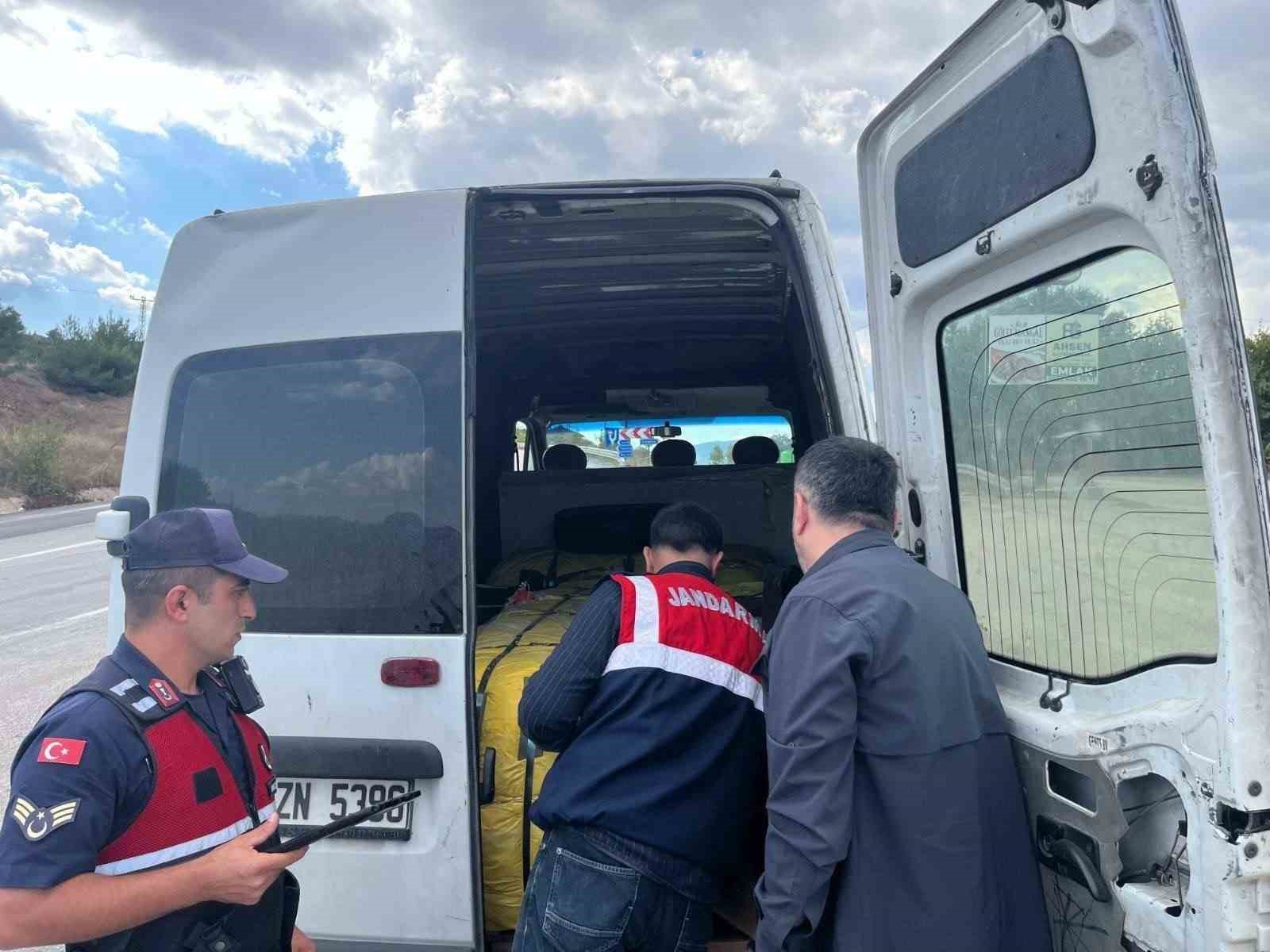 Bilecik’te düzensiz göç uygulamasında 3 aranan şahıs yakalandı