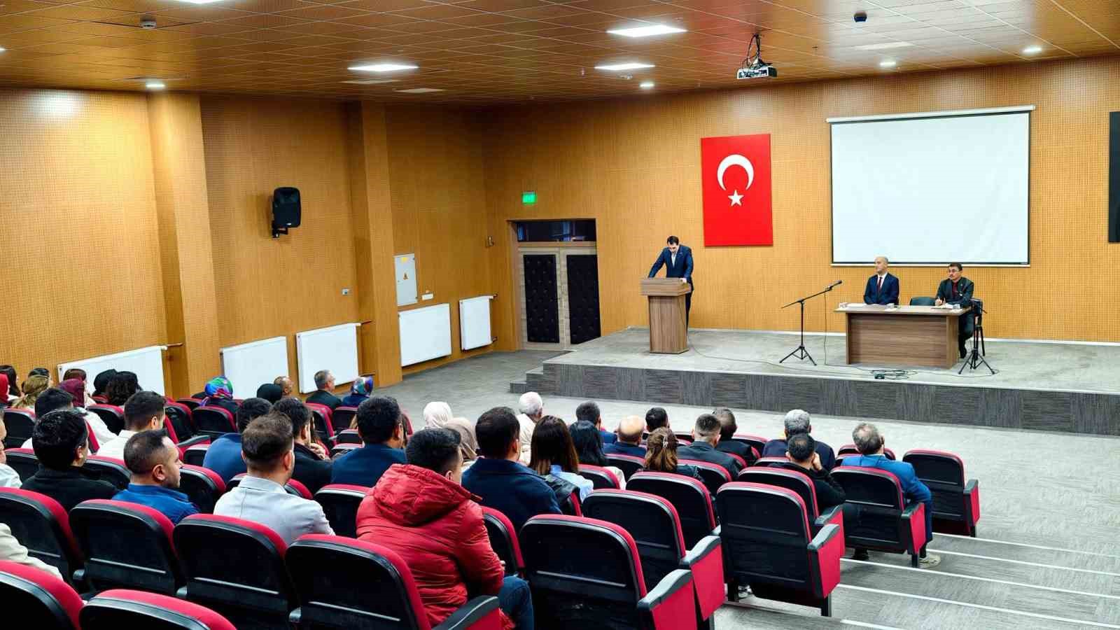 Hisarcık’ta eğitim yöneticileri ve öğretmenlerle toplantı
