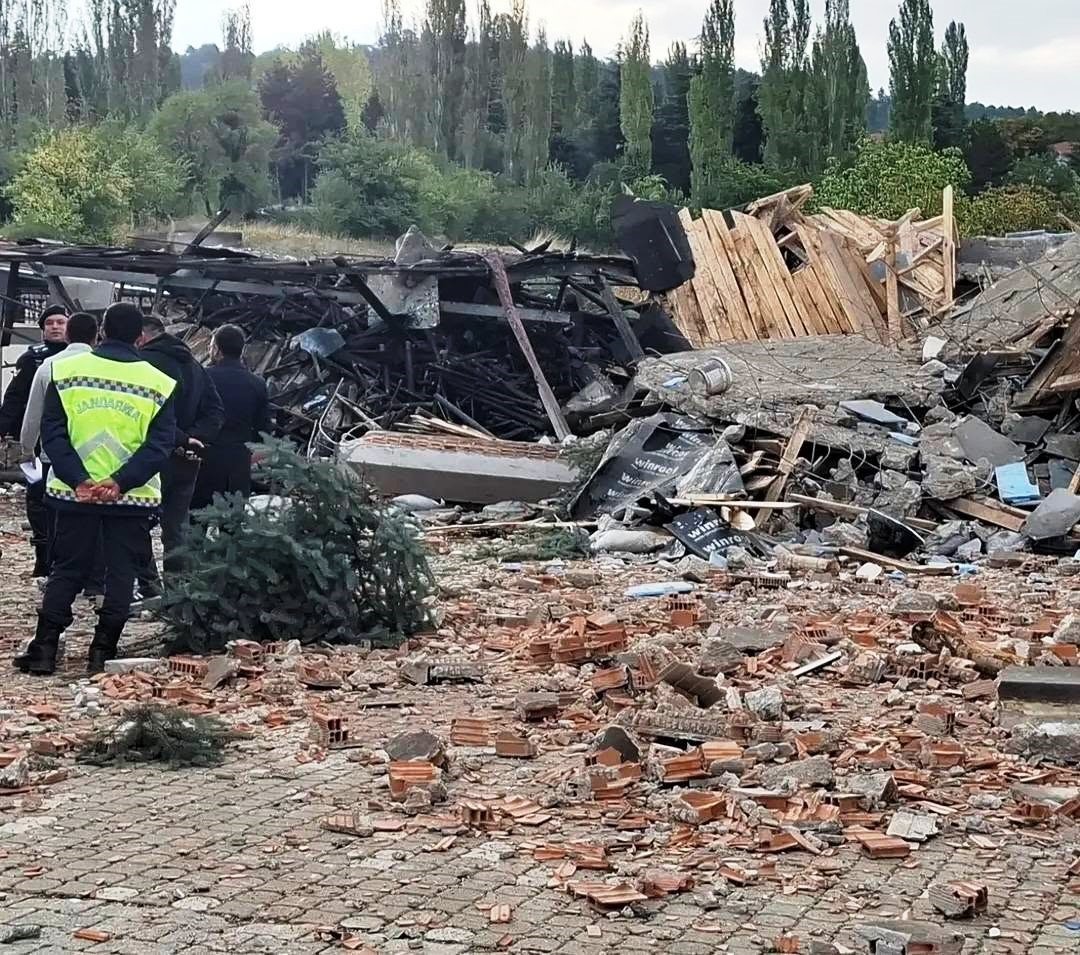 Emet’te kazan dairesinde patlama