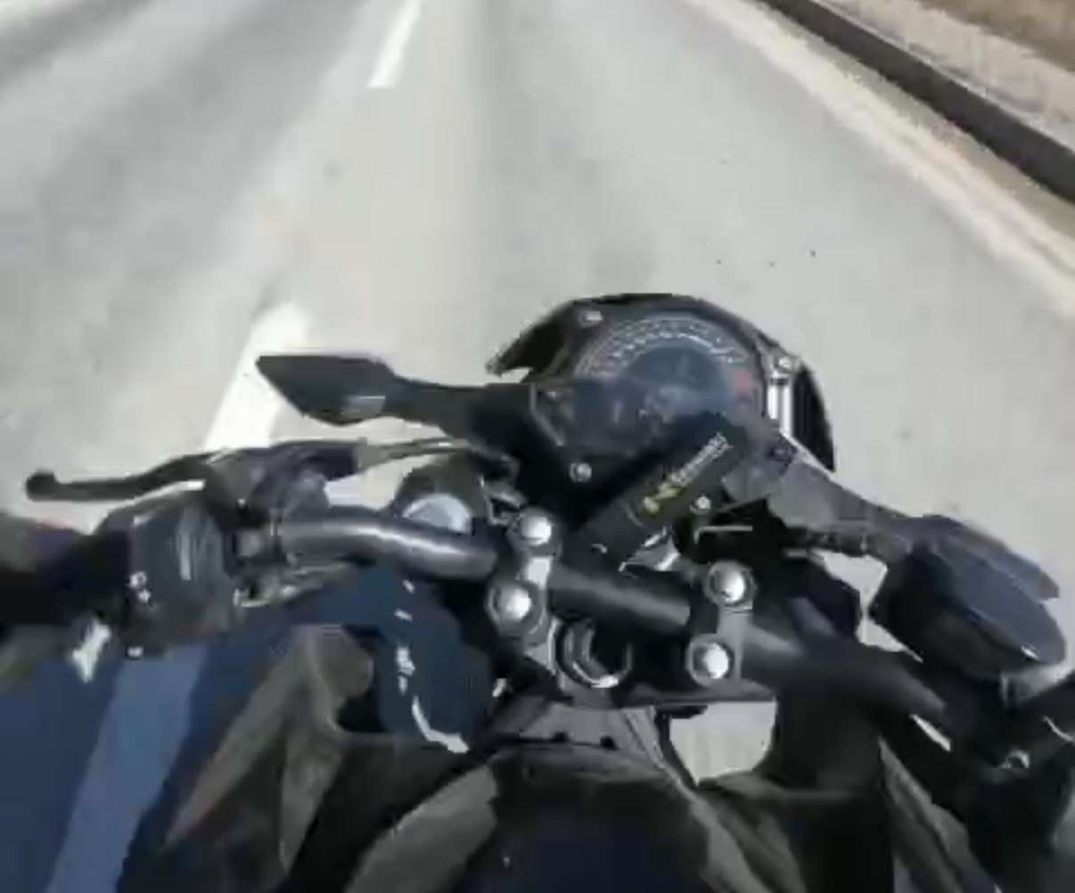 Eskişehir’de motosiklet kazası kask kamerasında